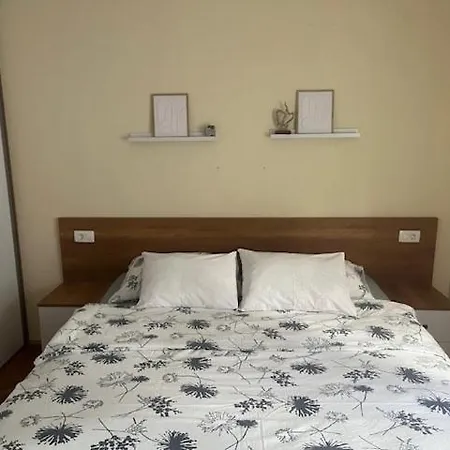 Youthstreet Apartman